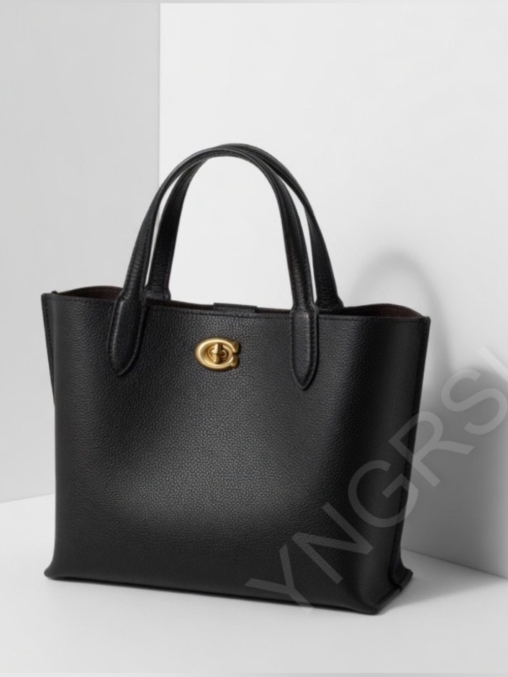 Coach Willow Tote Bag: 24